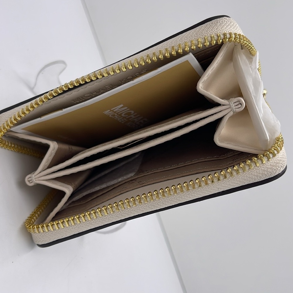 Michael Kors Jet Set Travel MD Zip Around Card Case Wallet (Light Cream Multi) - Picture 14 of 16